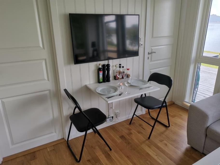 Feriehus Ved Sjoen Tomra Экстерьер фото