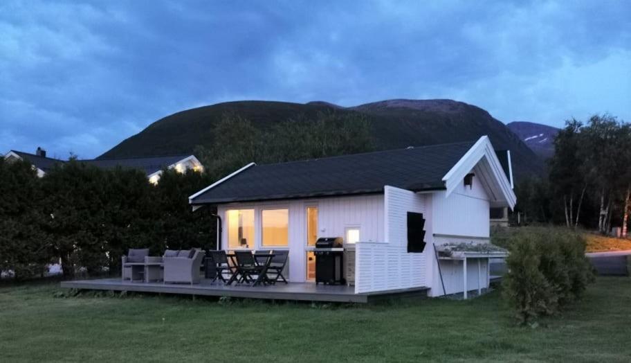 Feriehus Ved Sjoen Tomra Экстерьер фото